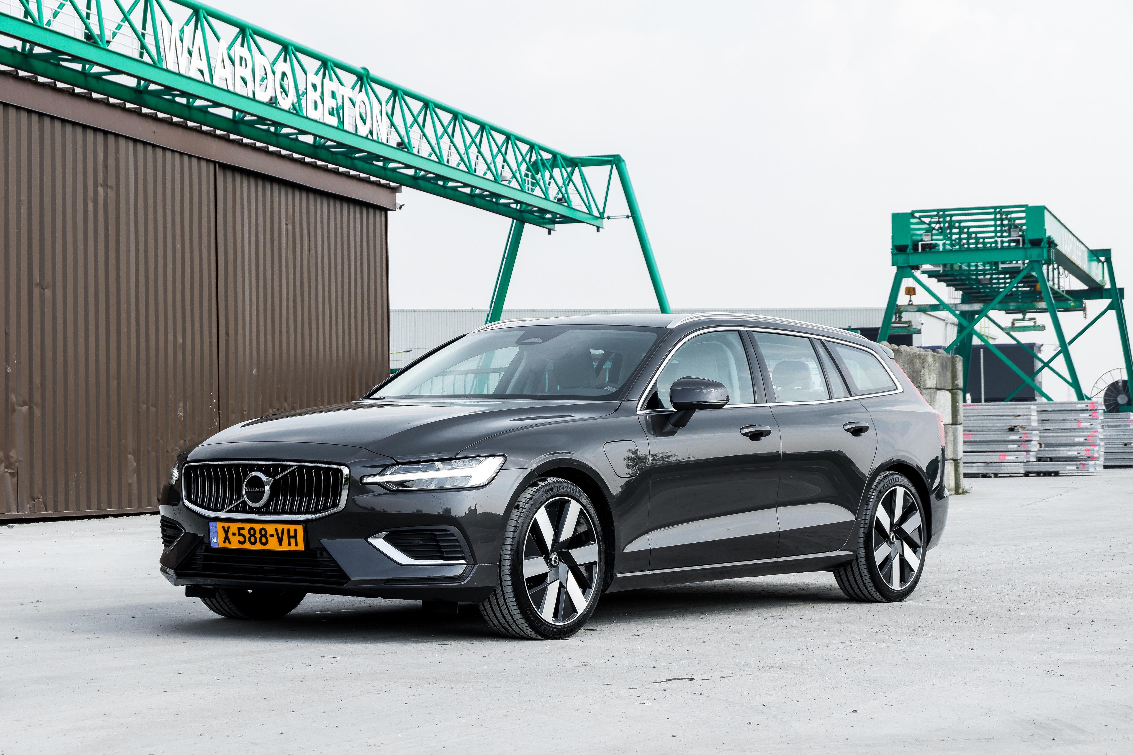 Volvo V60 Essential Edition messcherp geprijsd.